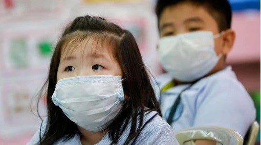 Điện Biên: Hàng chục học sinh ho, sốt đều tiếp xúc với bố mẹ từ Trung Quốc về