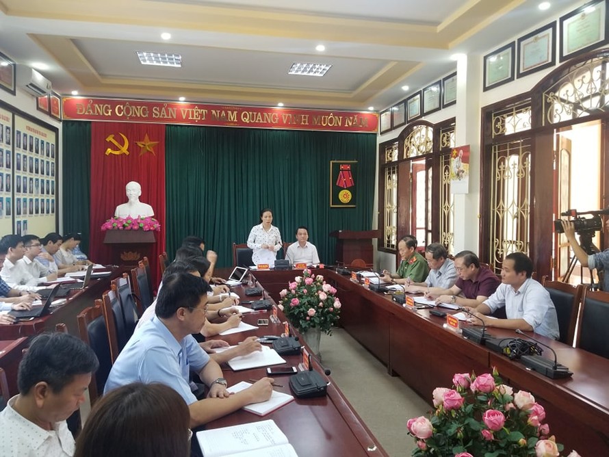 Đại diện Ban Tuyên giáo tỉnh Sơn La thông tin tại cuộc họp.