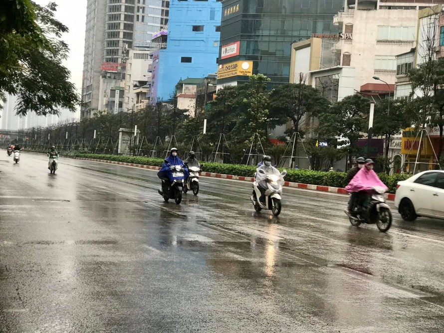 Miền Bắc sắp đón không khí lạnh kèm mưa dông. Ảnh: Nguyễn Hoài.