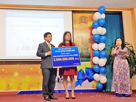 Bảo Việt Nhân thọ chi trả quyền lợi 2 tỷ đồng cho gia đình Khách hàng ngoại quốc