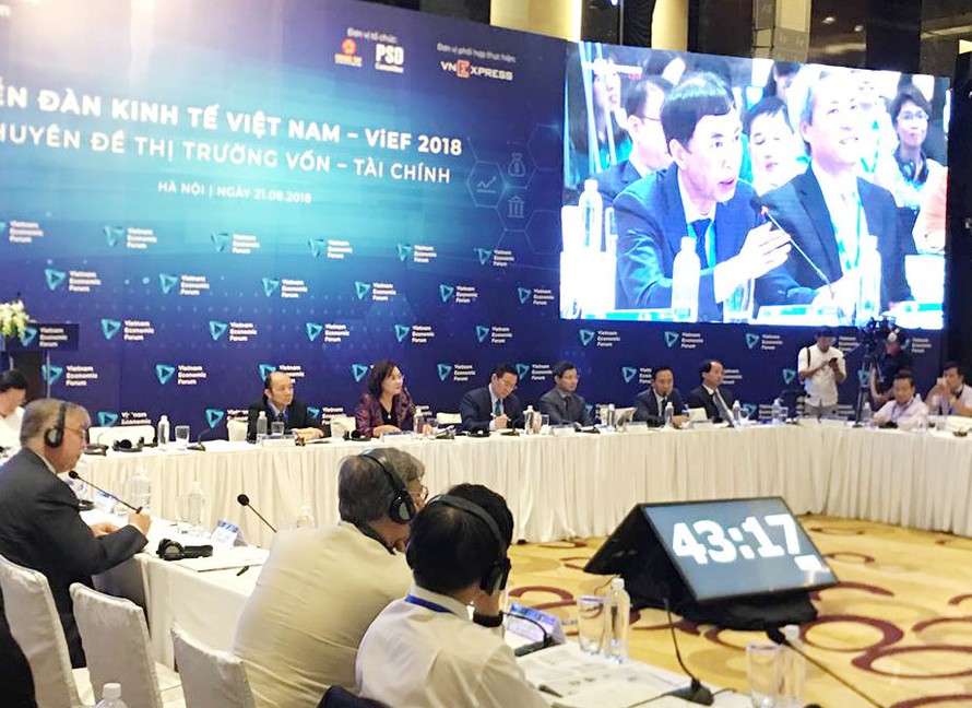 Diễn đàn chuyên đề Vốn – Tài chính dành nhiều thời gian thảo luận về các phương án quản lý vốn và tài chính của doanh nghiệp Việt Nam