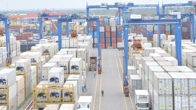 Cảng Cát Lái (TP.HCM) ùn tắc nghiêm trọng vì hàng nghìn container phế liệu tồn đọng