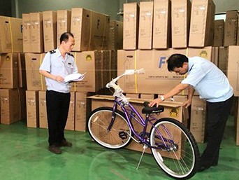 Cục Hải quan Bình Dương đang tạm giữ 10 container xe đạp nghi giả mạo xuất xứ Việt Nam tại Bình Dương
