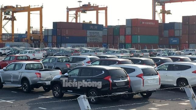 Ô tô nhập khẩu về Việt Nam qua cảng Tân Vũ, Hải Phòng