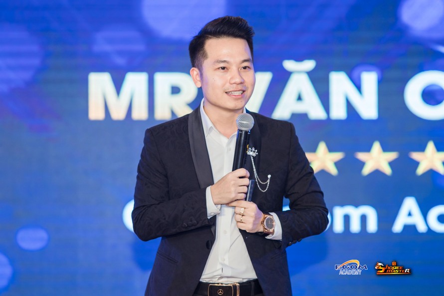 CEO Văn Chính: "Thành công là giúp cho người khác thay đổi cuộc sống"