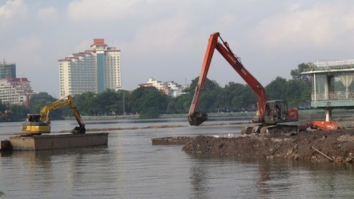 Hà Nội dừng dự án nạo vét bùn Hồ Tây