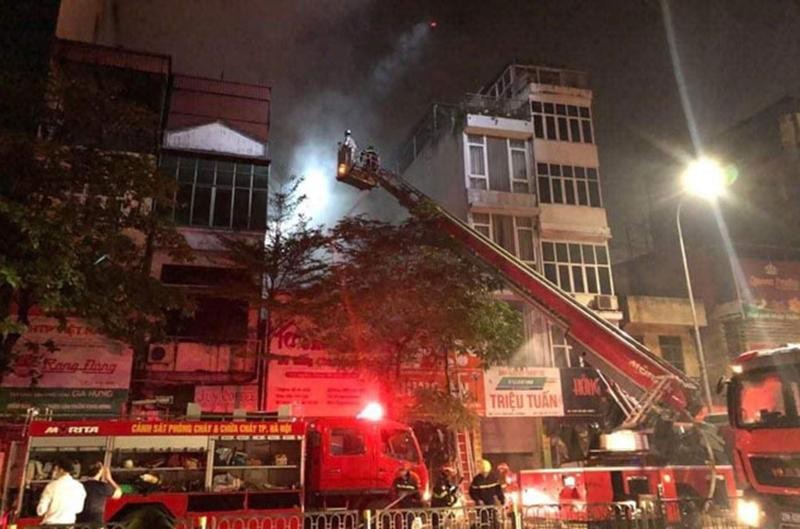 Vụ cháy nghiêm trọng vừa xảy ra trên phố Tôn Đức Thắng (Hà Nội) khiến 4 người chết