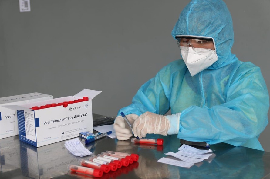 BV Nhan dân Gia định phát hiện 2 nhân viên y tế mắc COVID-19 (ảnh: HCDC)
