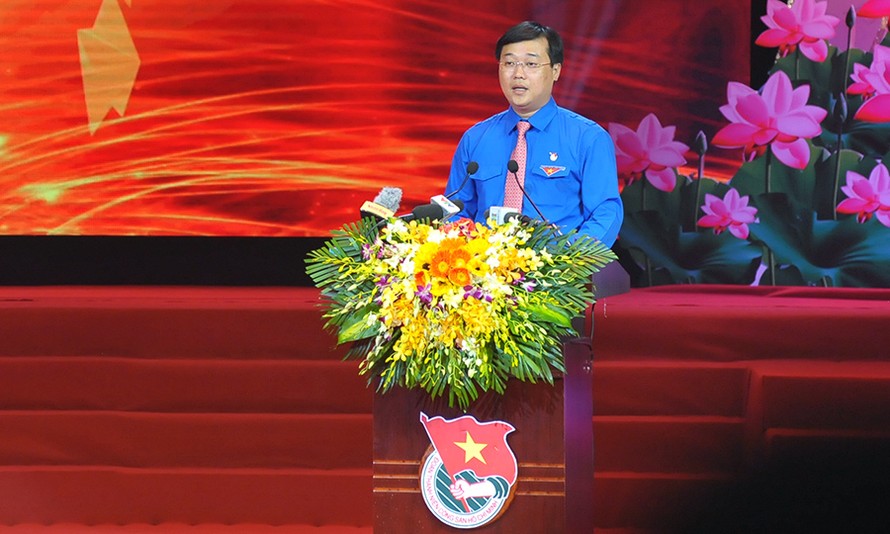 Anh Lê Quốc Phong phát biểu tại Đại hội Thanh niên tiên tiến làm theo lời Bác lần thứ IV năm 2016