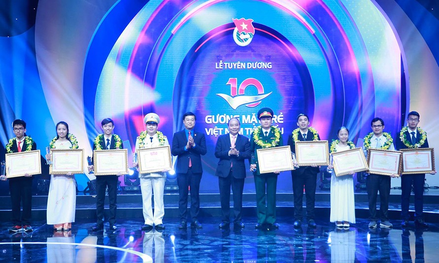 Toàn cảnh lễ trao giải thưởng Gương mặt trẻ Việt Nam tiêu biểu 2017