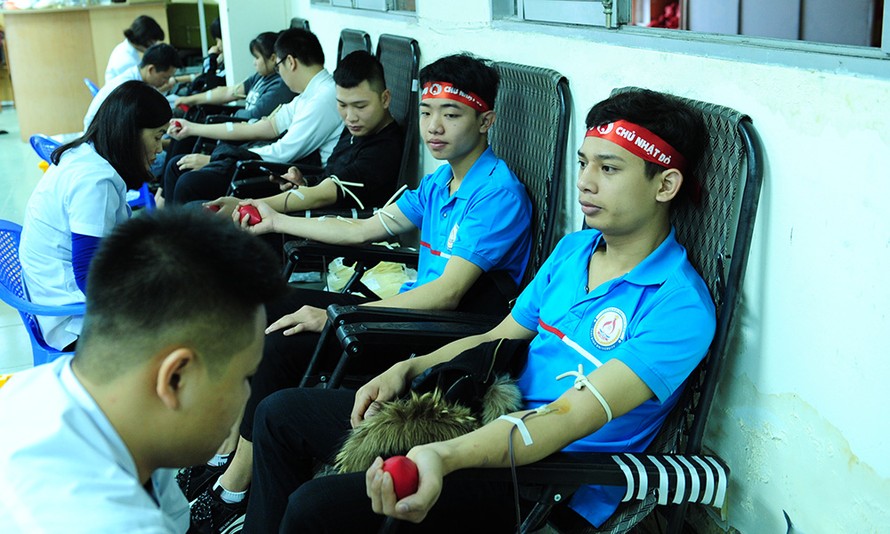 Tuổi trẻ Thái Bình sôi nổi tham gia hiến máu Chủ nhật Đỏ