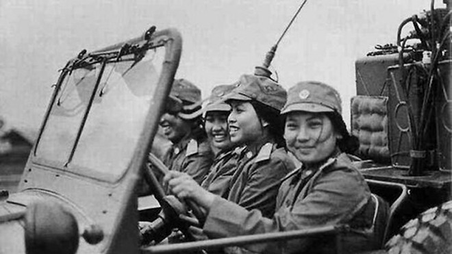 Nữ chiến sỹ thông tin Việt Nam ở Lào Cai 1979