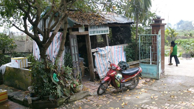 Một nhà bảo quản rau tại Vân Nội thành nơi nhốt gà