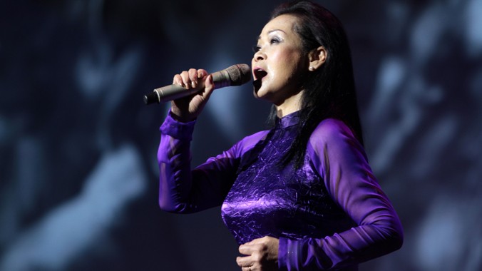Khánh Ly vẫn đứng ngoài mọi tranh cãi về tác quyền liên quan các đêm nhạc của bà tại Việt Nam. Ảnh: N.M.Hà