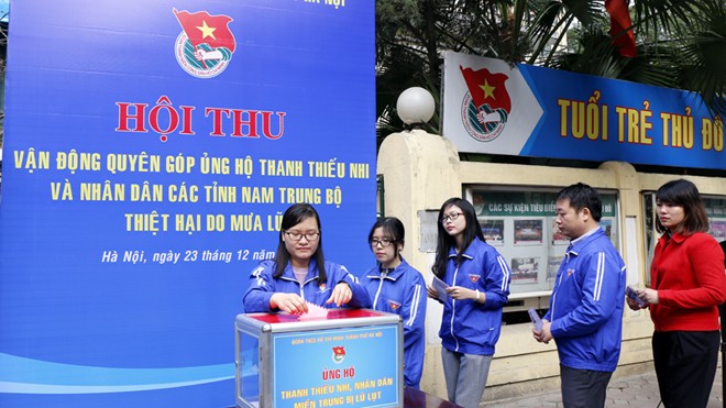 Tuổi trẻ Thủ đô đóng góp tiền mặt và hiện vật ủng hộ nhân dân Nam Trung Bộ 