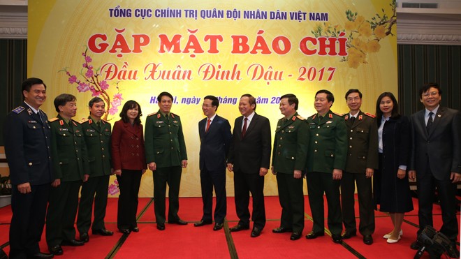 Lãnh đạo Ban Tuyên giáo T.Ư, Tổng cục Chính trị QĐND Việt Nam và các đại biểu tham dự buổi gặp mặt