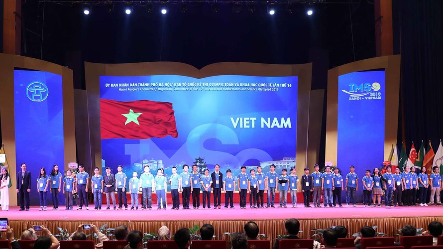 Hơn 300 học sinh các nước đến Việt Nam thi Olympic Toán và Khoa học quốc tế