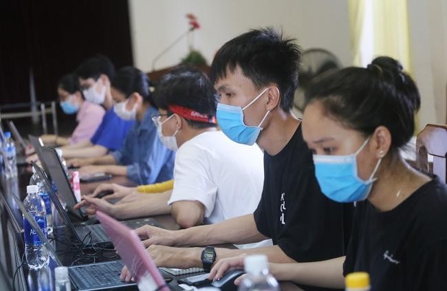 Nhiều trường THCS, THPT ở Hà Nội chưa kịp hoàn thành việc kiểm tra định kỳ cuối năm