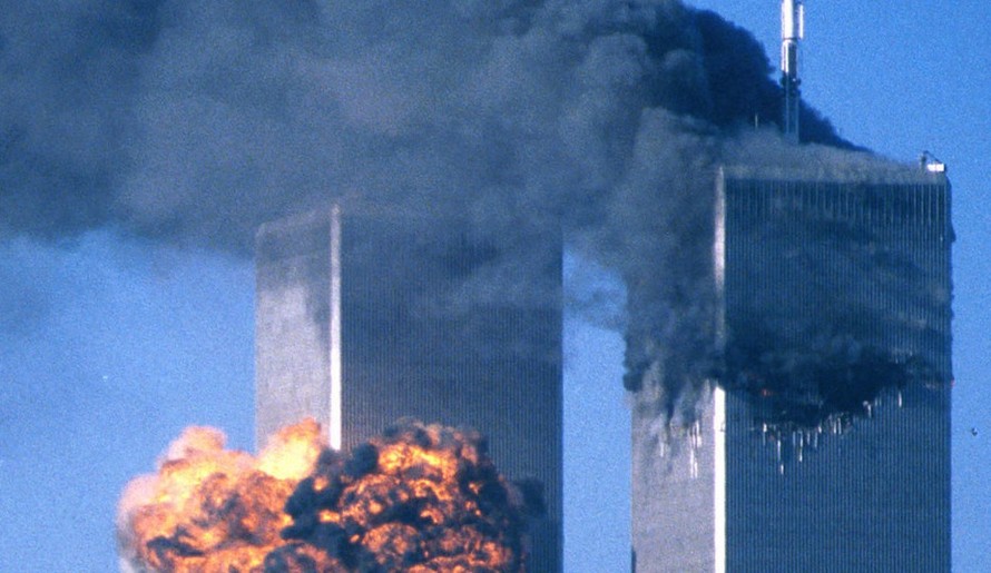 Vụ tấn công ngày 11/9/2001 vào tòa tháp đôi của Trung tâm Thương mại Thế giới ở New York.