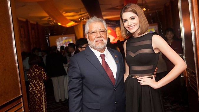 Andrea và ngài đại sứ Venezuela Jorge Canelas.