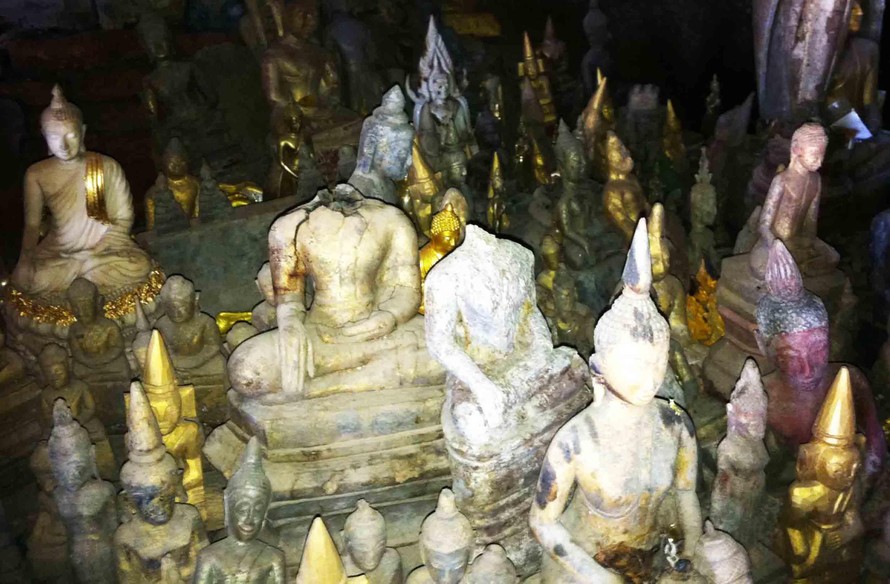 Hang Phật có 229 tượng cổ với nhiều chất liệu, kích cỡ