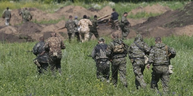 Ly khai Ukraine sắp tháo chạy khỏi miền Đông?