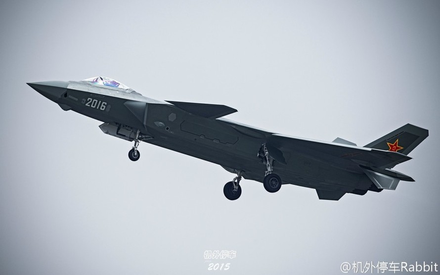Nguyên mẫu thứ 7 của tiêm kích J-20 Trung Quốc lộ diện