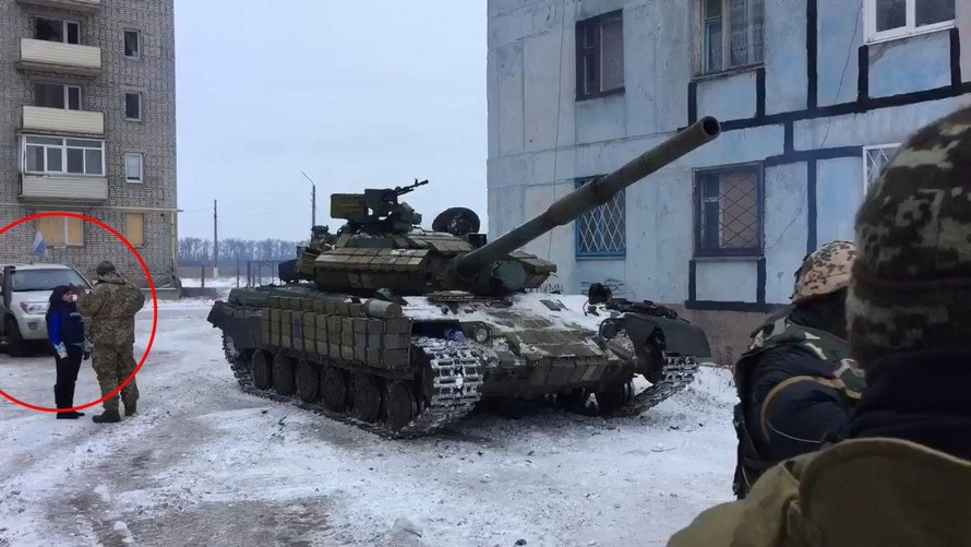 [VIDEO] Xe tăng Ukraine tiến vào Donetsk