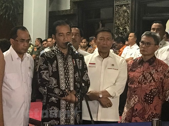 Tổng thống Indonesia gặp gia đình các nạn nhân. (Ảnh: Đỗ Quyên/Vietnam+)