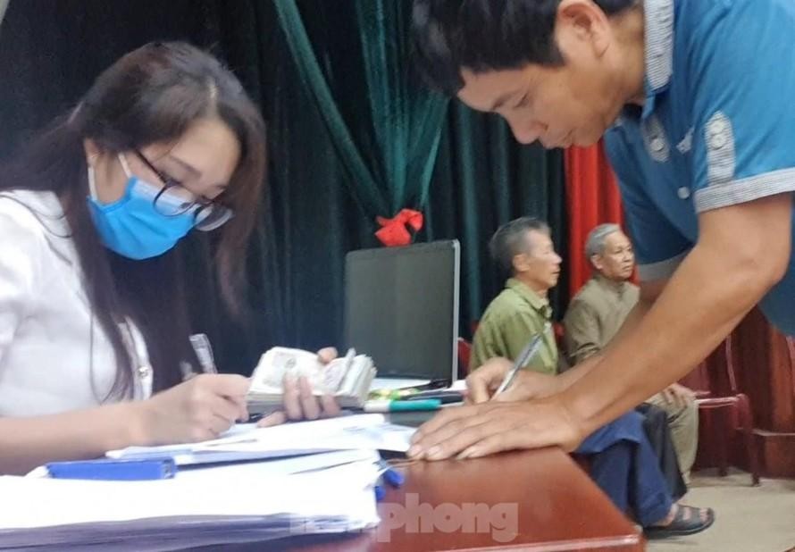 Bưu điện Hưng Yên thừa nhận cách làm của cấp dưới là 'không công khai'
