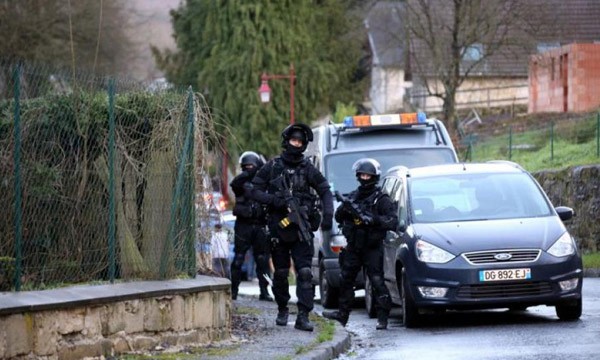 [CẬN CẢNH] Đặc nhiệm Pháp săn lùng kẻ thảm sát tòa báo ở Paris