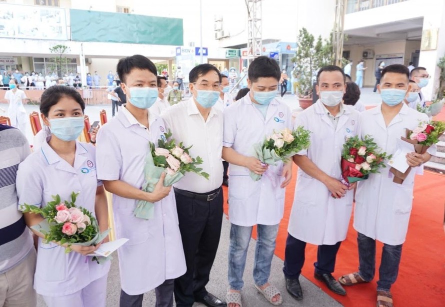 Quảng Ninh chi viện thêm 20 'chiến binh' giỏi cho tâm dịch Bắc Giang