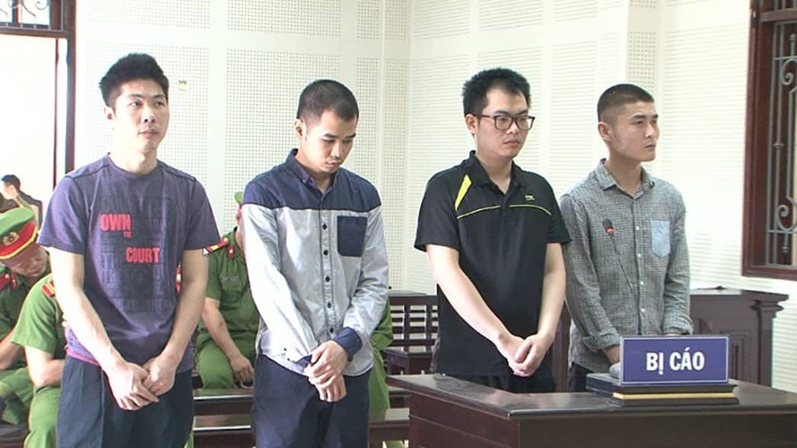 Nhóm đối tượng người Trung Quốc trộm tiền ATM bị phạt gần 20 năm tù