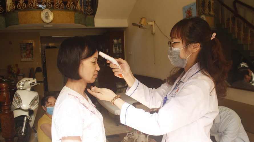 Hơn 300 nghìn người dân Hạ Long được kiểm tra y tế