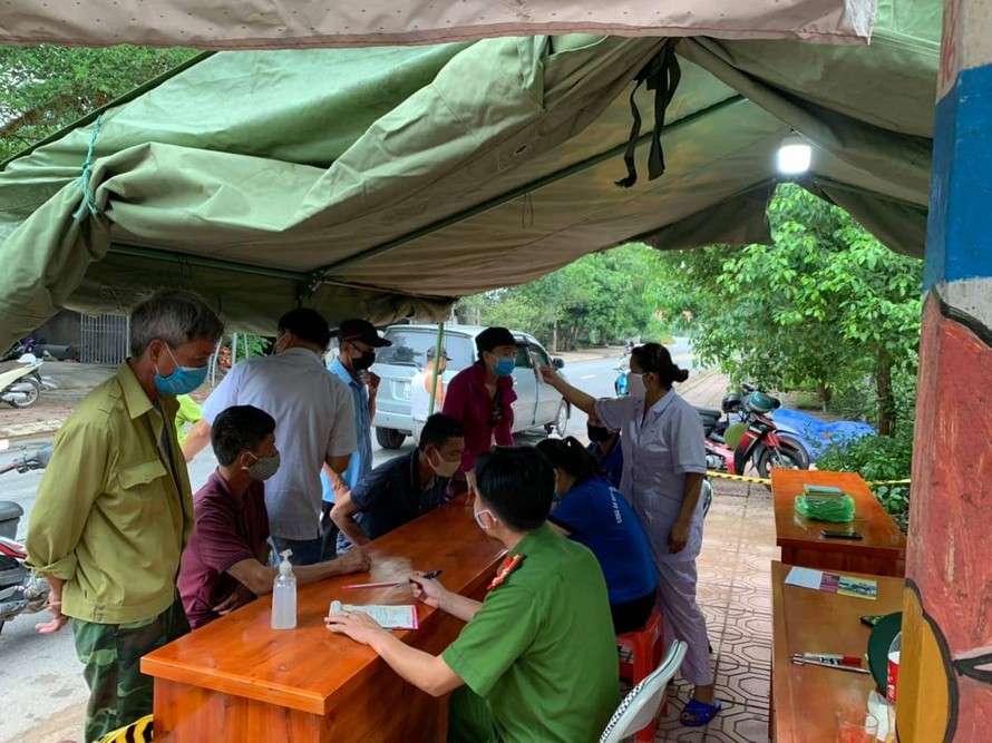 Lạng Sơn có ca nghi nhiễm COVID-19, Quảng Ninh lập chốt kiểm soát trong đêm