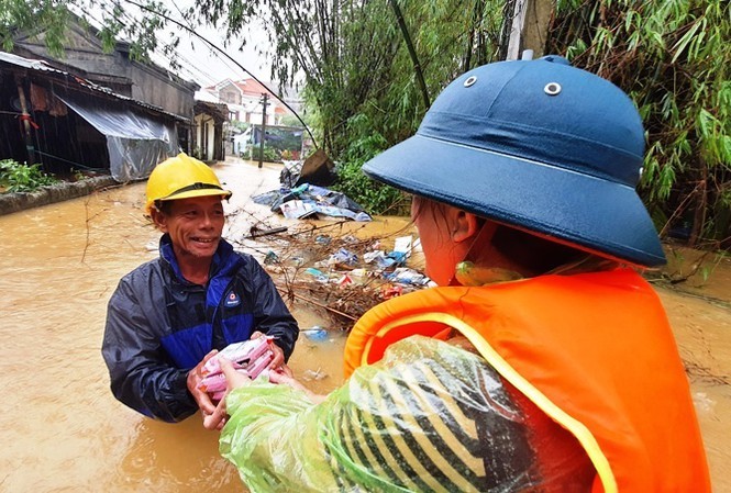 Quảng Ninh ủng hộ 9 tỷ đồng cho miền Trung ứng phó thiên tai lũ lụt