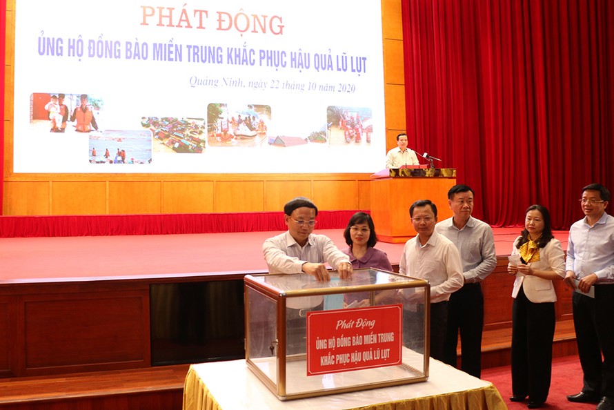 Cơ quan, đoàn thể tỉnh Quảng Ninh vận động ủng hộ miền Trung lũ lụt