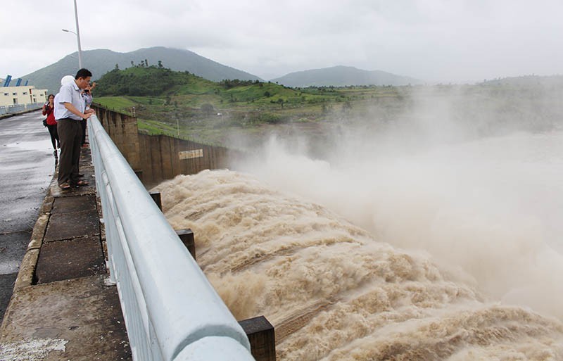 Nhiều thuỷ điện ở Phú Yên xã lũ lớn, nguy cơ gây ngập lụt hạ du