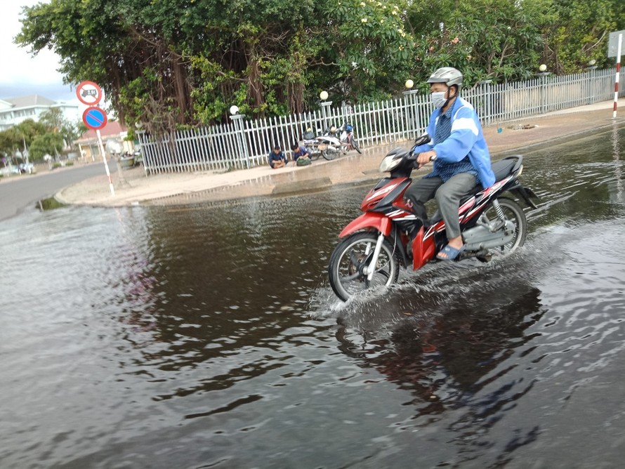 Tạm dừng cấp nước thành phố Nha Trang 2 ngày để sửa đường ống vỡ