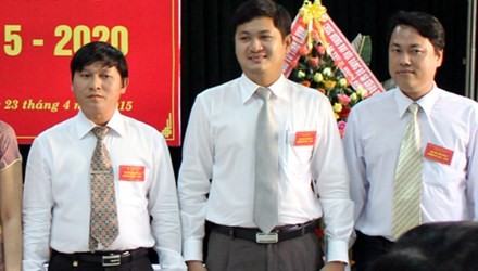 Ông Lê Phước Hoài Bảo (giữa) trúng cử vào BCH Đảng bộ tỉnh Quảng Nam.