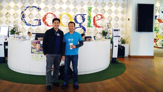 Nguyễn Thành Nhân (bên trái) được giám đốc tài chính của Google đánh giá là “nguồn oxy” cho sự tăng trưởng của Google.
