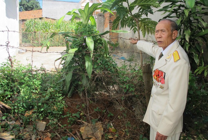 Ông Nguyễn Xuân Mão kể khổ về hành trình 13 năm làm thủ tục cấp “sổ đỏ” mảnh đất của mình.