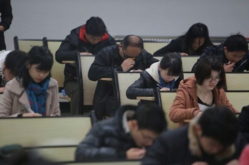 Thi tuyển công chức ở Trung Quốc: 1 chọi 50