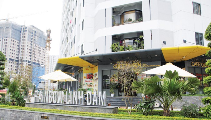 Tòa nhà thương mại Rainbow Linh Ðàm có nhiều tiện ích phục vụ cư dân. Ảnh: Minh Tuấn
