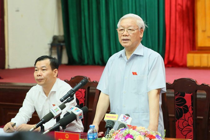 Tổng Bí thư Nguyễn Phú Trọng phát biểu trong buổi tiếp xúc cử tri tại UBND quận Thanh Xuân - Hà Nội. Ảnh: Như Ý.