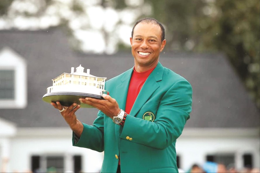 Tiger Woods trở lại đỉnh cao thế giới