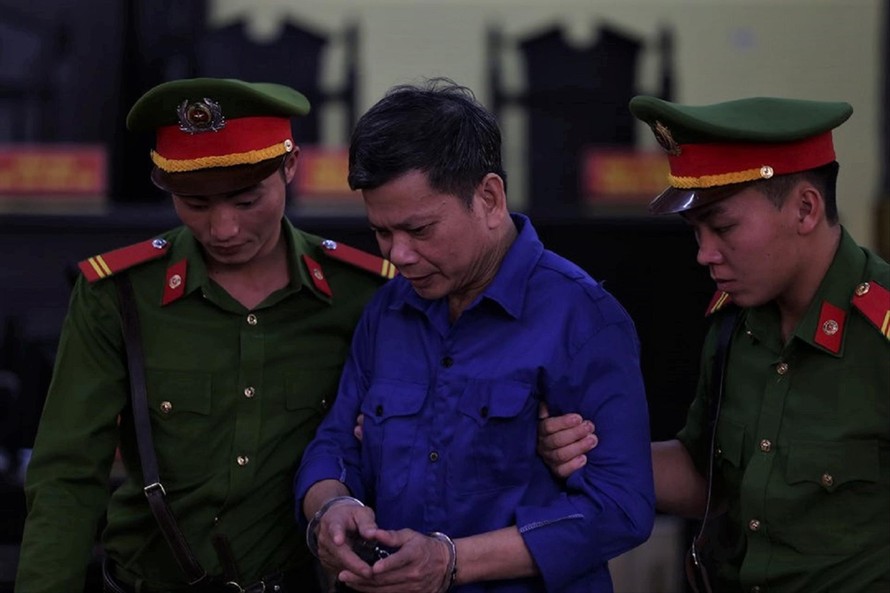 Bị cáo Lò Văn Huynh khai được nhận 1 tỷ đồng do ông Nguyễn Minh Khoa nhờ nâng điểm
