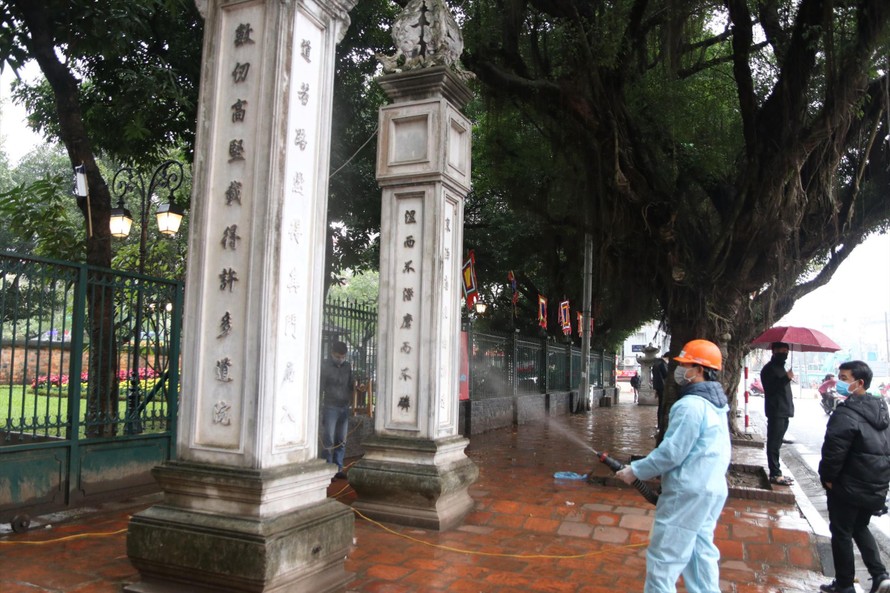 Tẩy trùng, vệ sinh các điểm du lịch tại Hà Nội