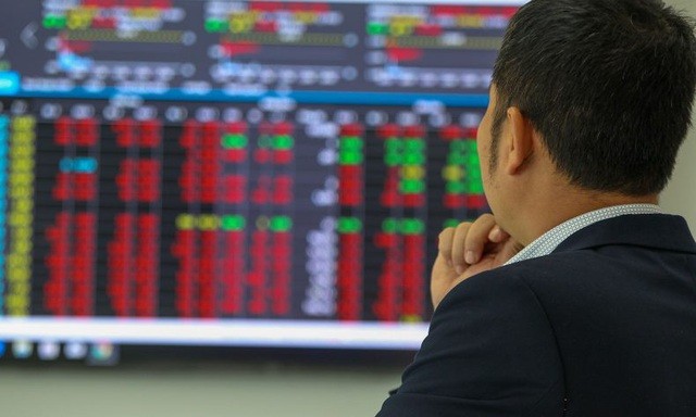 Thị trường chứng khoán Việt lao dốc, vốn hóa “bốc hơi” 37 tỷ USD. Ảnh minh họa 