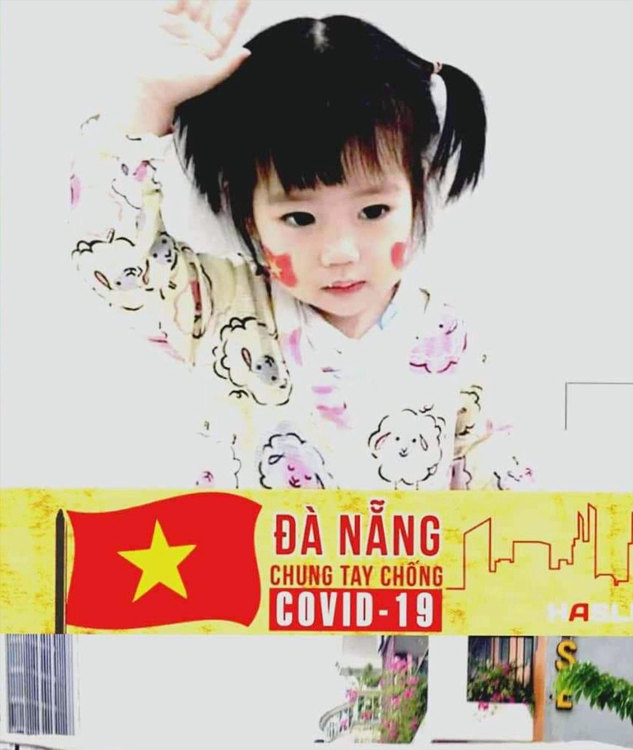Bé Bông, con gái 2 tuổi của Trung úy Nguyễn Tuấn Vũ trên facebook của anh Ảnh: NVCC